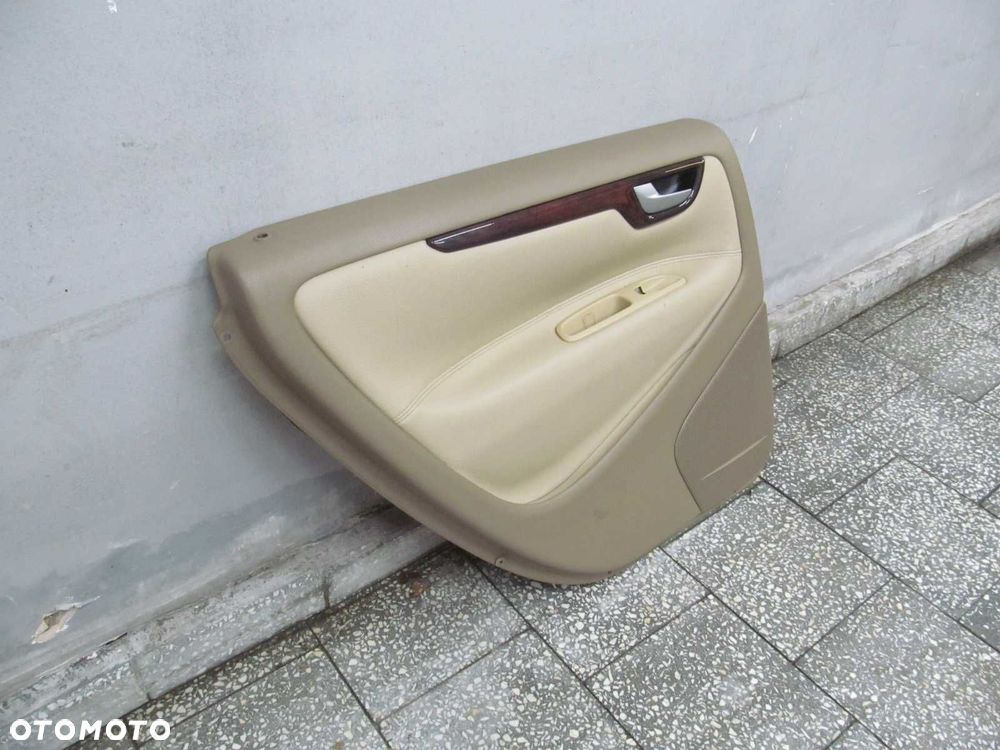 VOLVO V70 XC LIFT TAPICERKA BOCZEK DRZWI TYL SKORA JASNY 39990923 99-07 - 3