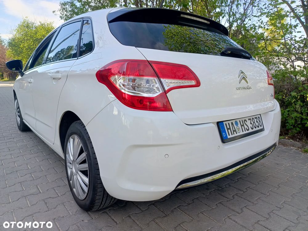 Citroën C4 e-HDi 115 Selection - 12