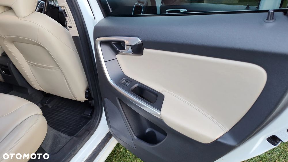 Volvo XC 60 D5 AWD Summum - 22