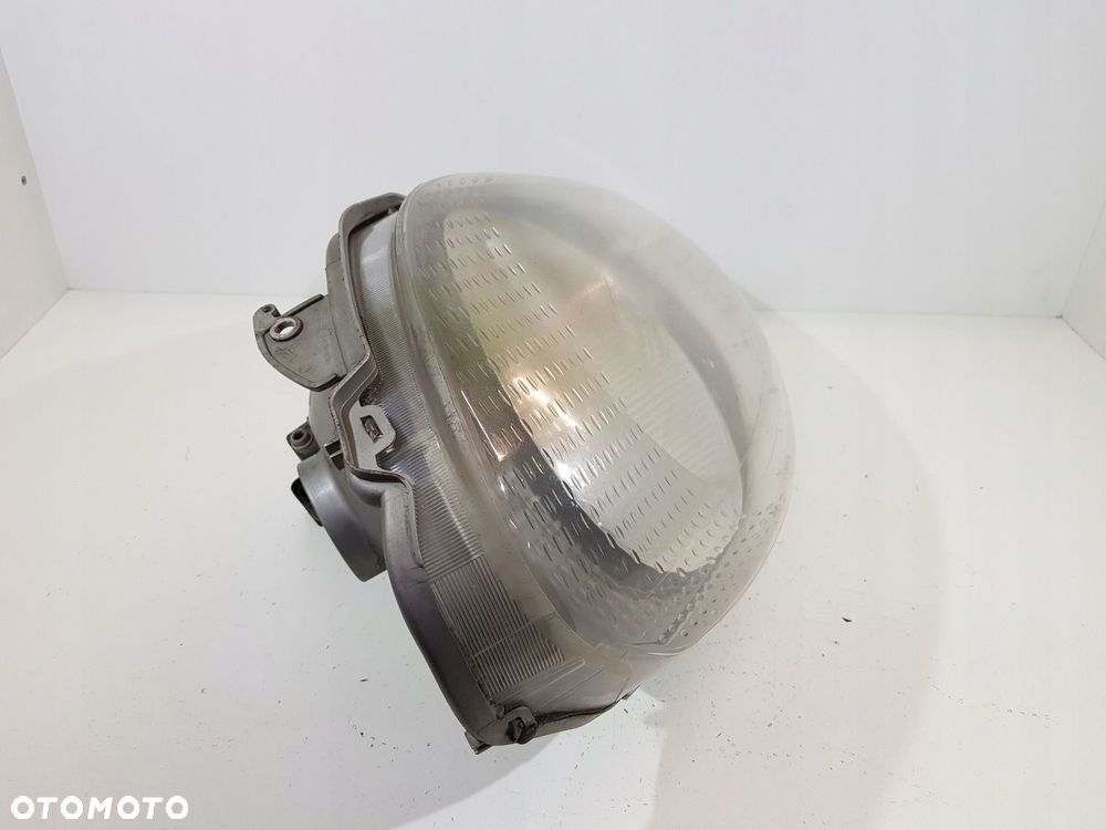 LAMPA PRAWA PRZEDNIA RENAULT TRAFIC 1.9 7700311372 - 2