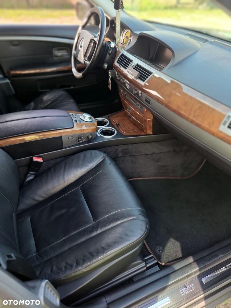 BMW Seria 7 - 18