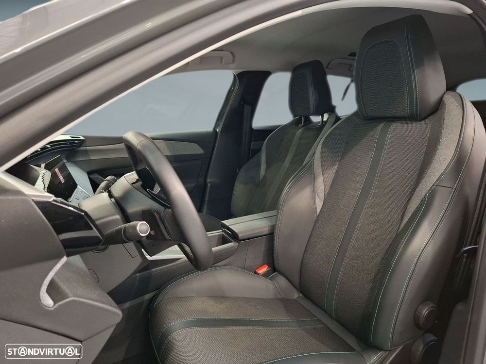 Peugeot 408 1.2 Hybrid Allure e-DCS6 - 11