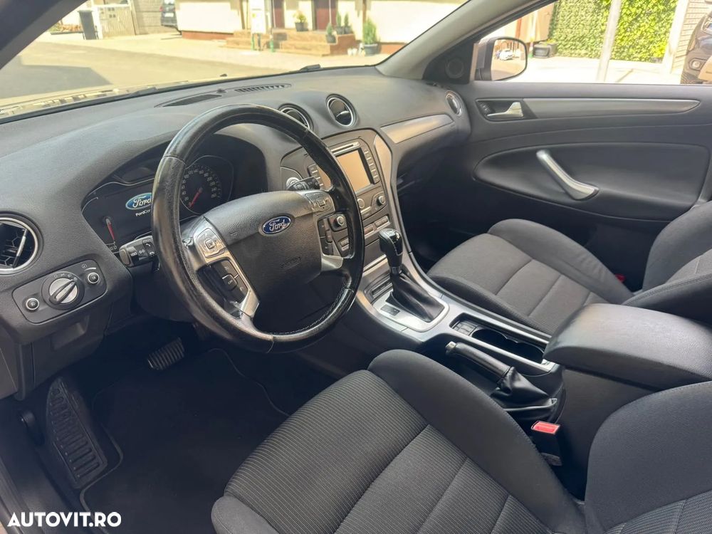 Ford Mondeo 2.0 EcoBoost Powershift Titanium - 9