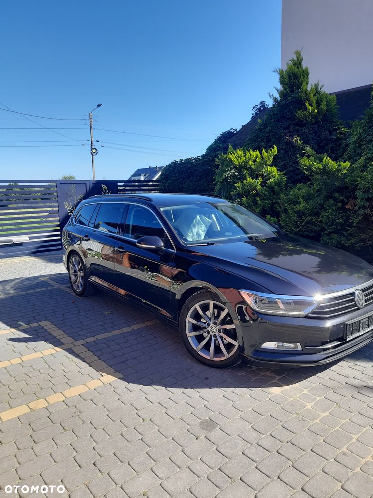 Volkswagen Passat - 1
