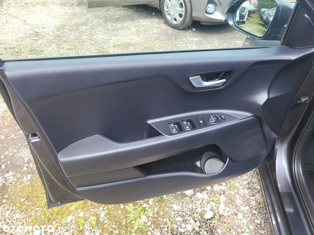 Kia Rio 1.4 L - 11