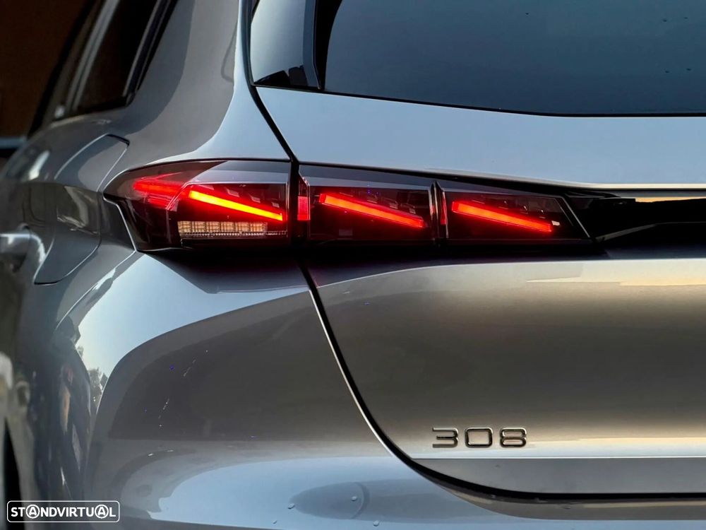 Peugeot 308 1.6 Hybrid GT Pack e-EAT8 - 28