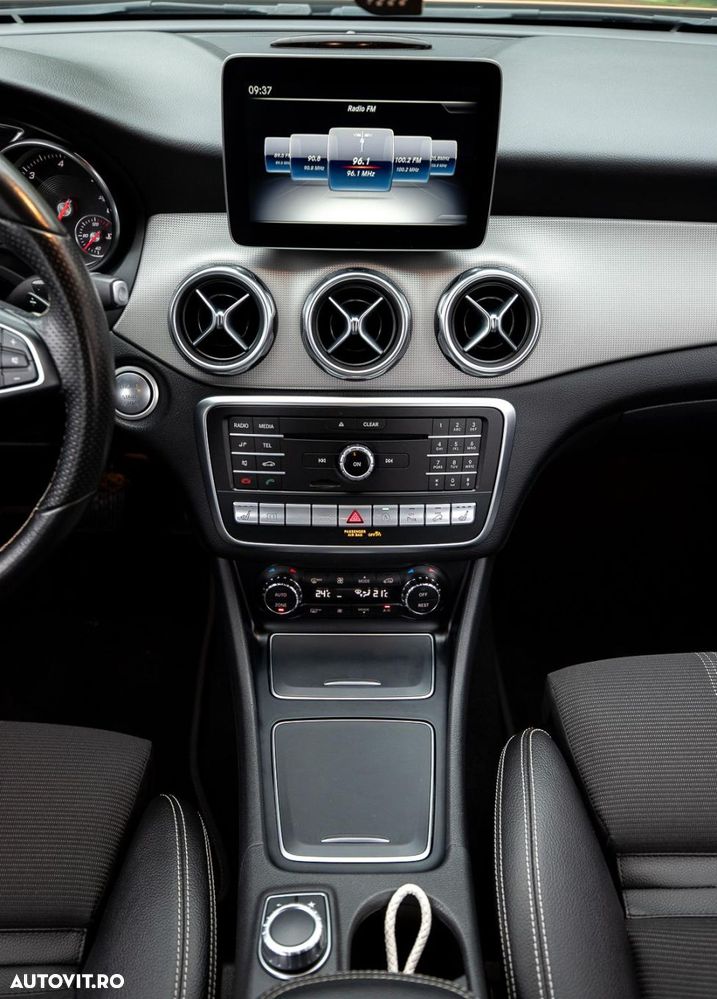 Mercedes-Benz GLA 200 d 4MATIC Aut. - 17