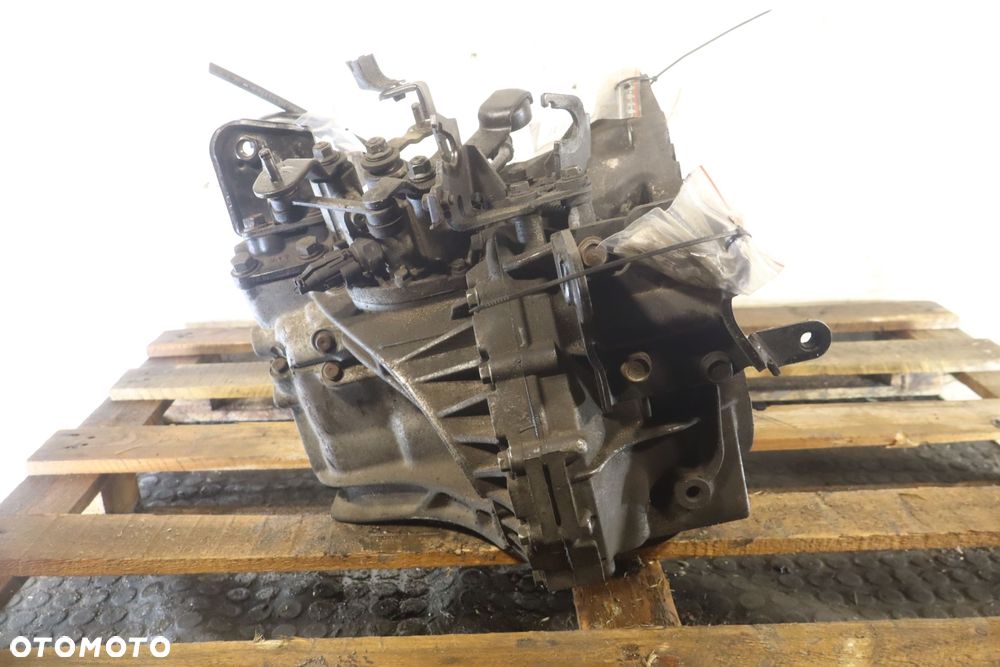 SKRZYNIA BIEGÓW 6 BIEGOWA HYUNDAI TUCSON I 2.0CRDI M4GF2 - 3
