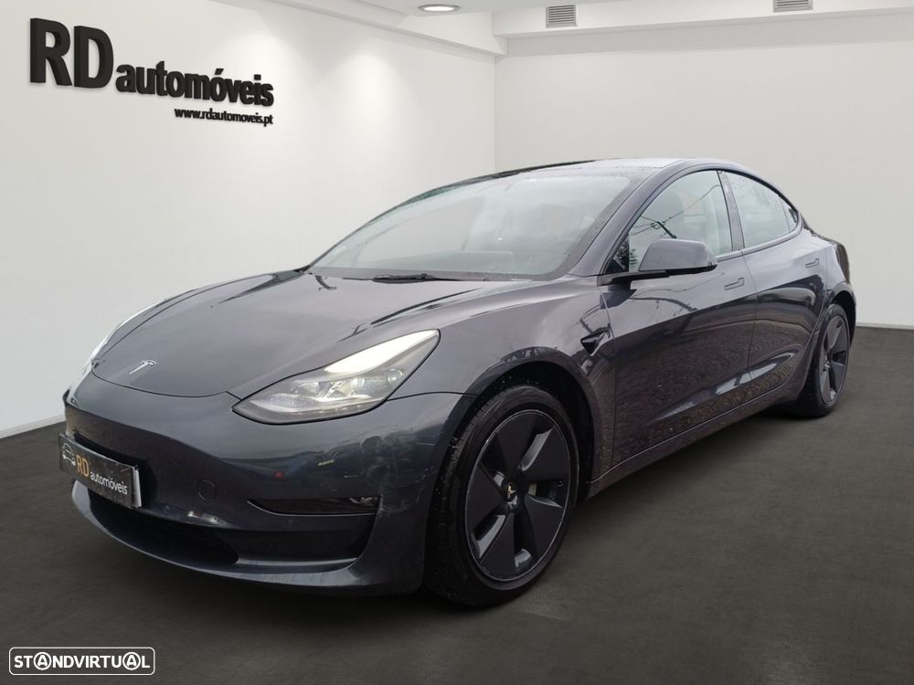Tesla Model 3 - 1