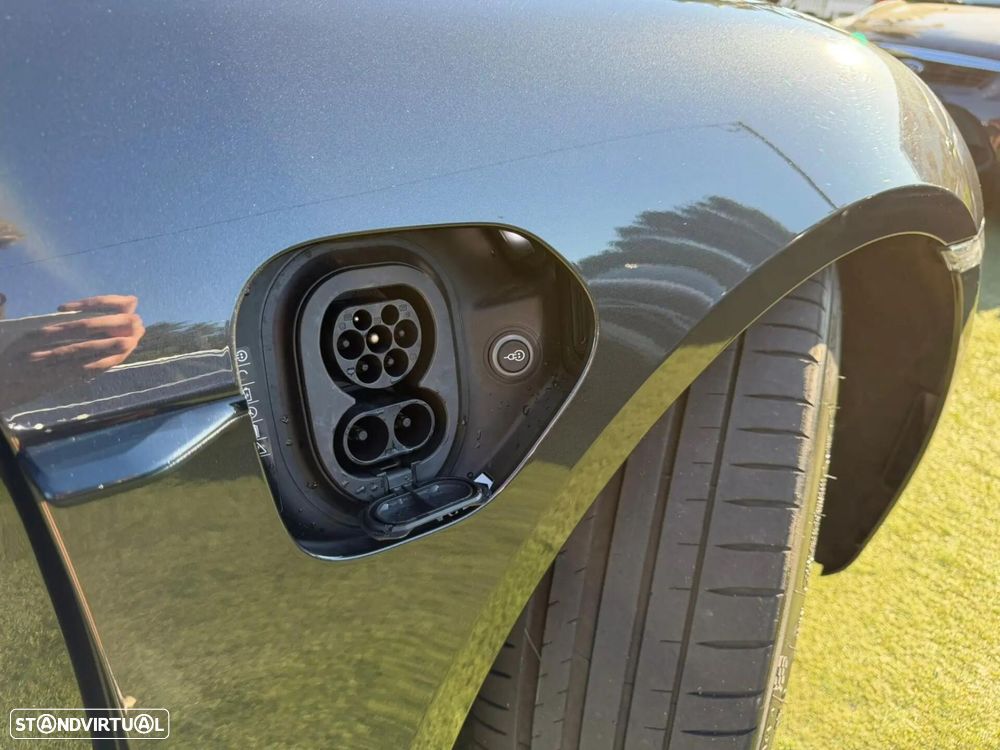 Porsche Taycan Sport Turismo Standard - 12
