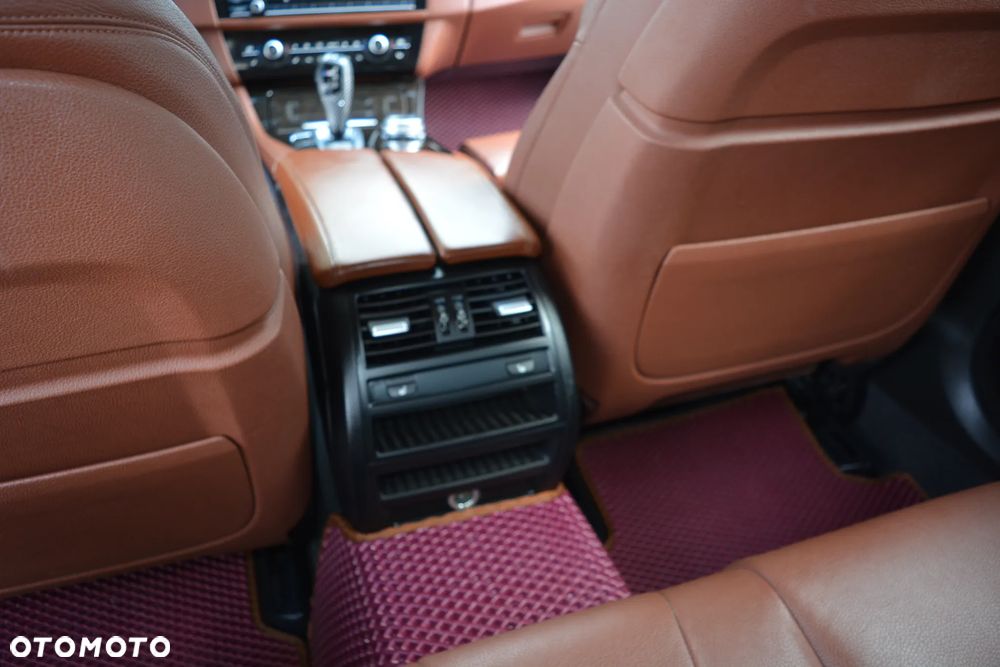 BMW Seria 5 528i xDrive Luxury Line - 17