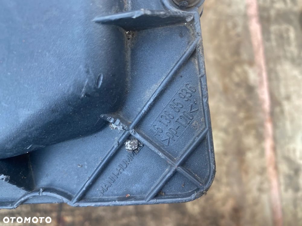 Obudowa filtra powietrza 55557127 Opel Zafira B Astra H 1.9 CDTI OE - 4