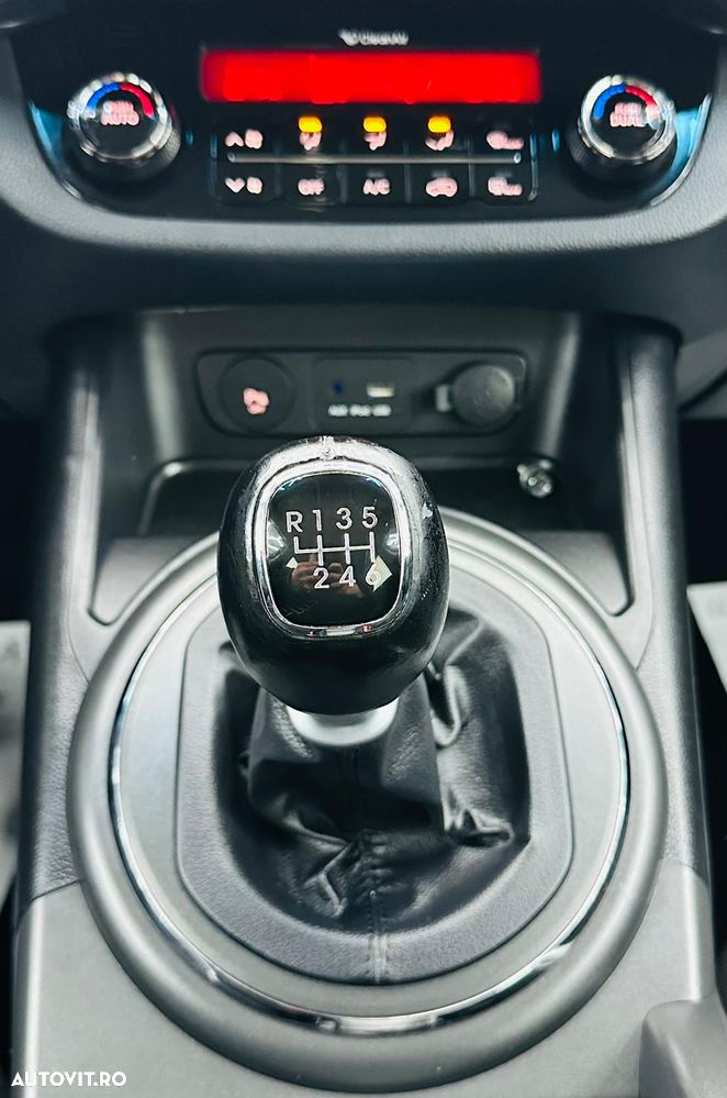 Kia Sportage 1.7 CRDI 2WD Spirit - 23