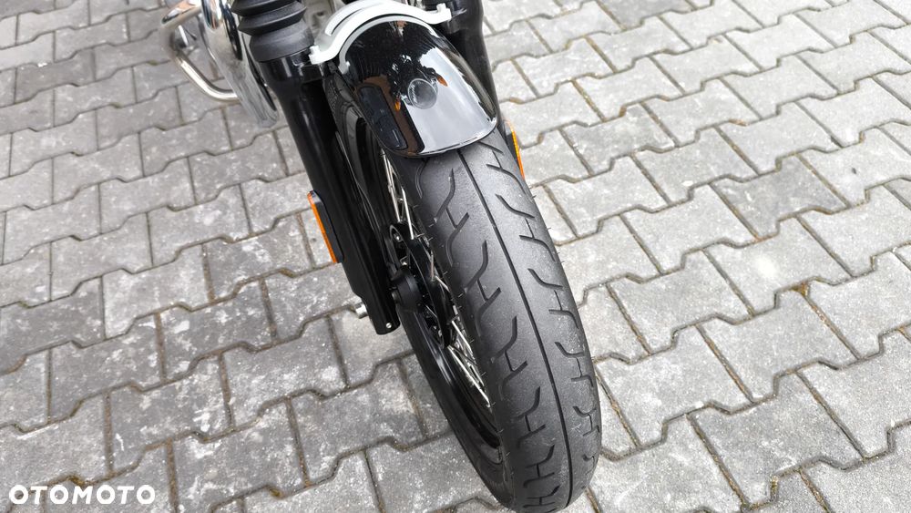 Royal Enfield Interceptor - 32