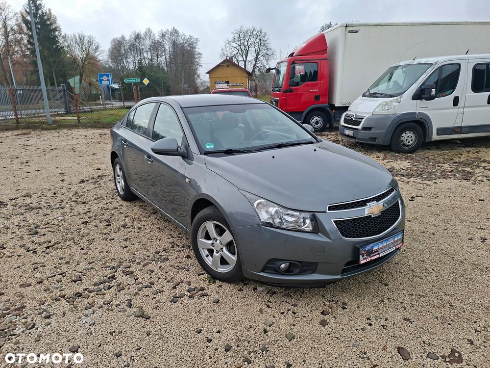 Chevrolet Cruze 1.6 LS - 11