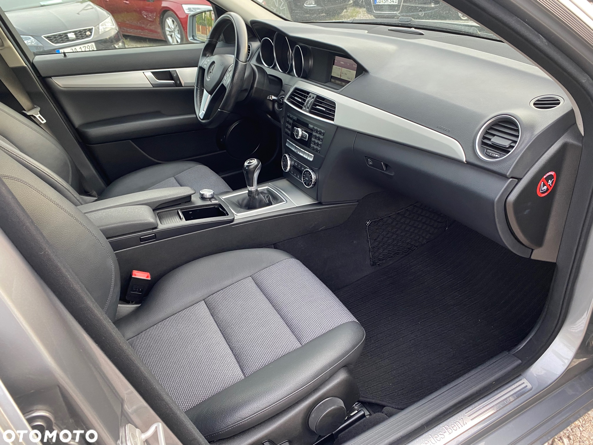 Mercedes-Benz Klasa C 180 (BlueEFFICIENCY) Avantgarde - 23