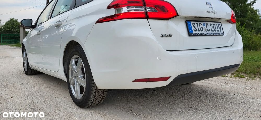Peugeot 308 - 8