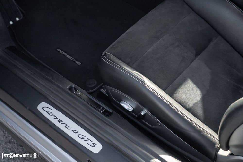 Porsche 911 (991) Carrera 4 GTS PDK - 12