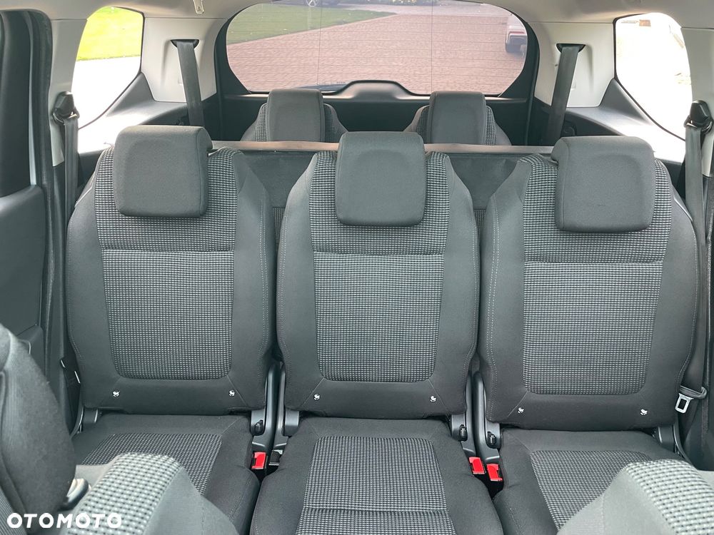 Peugeot 5008 - 8