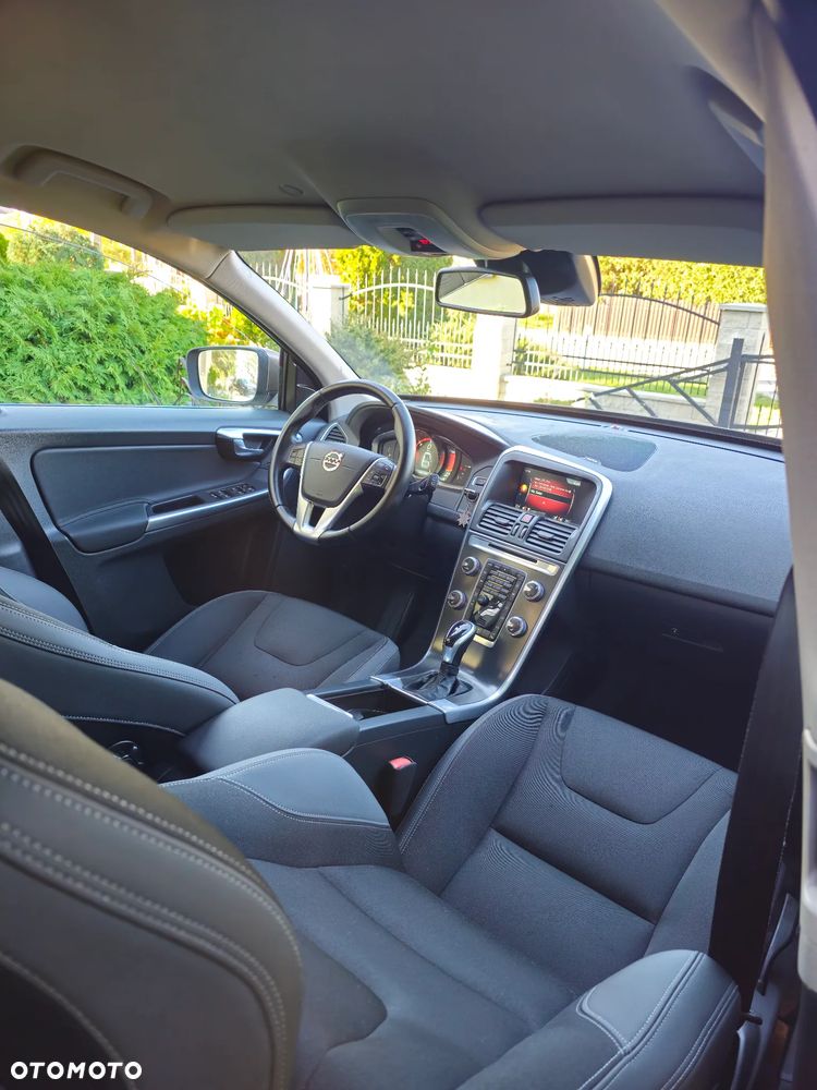Volvo XC 60 D4 Drive-E Momentum - 25