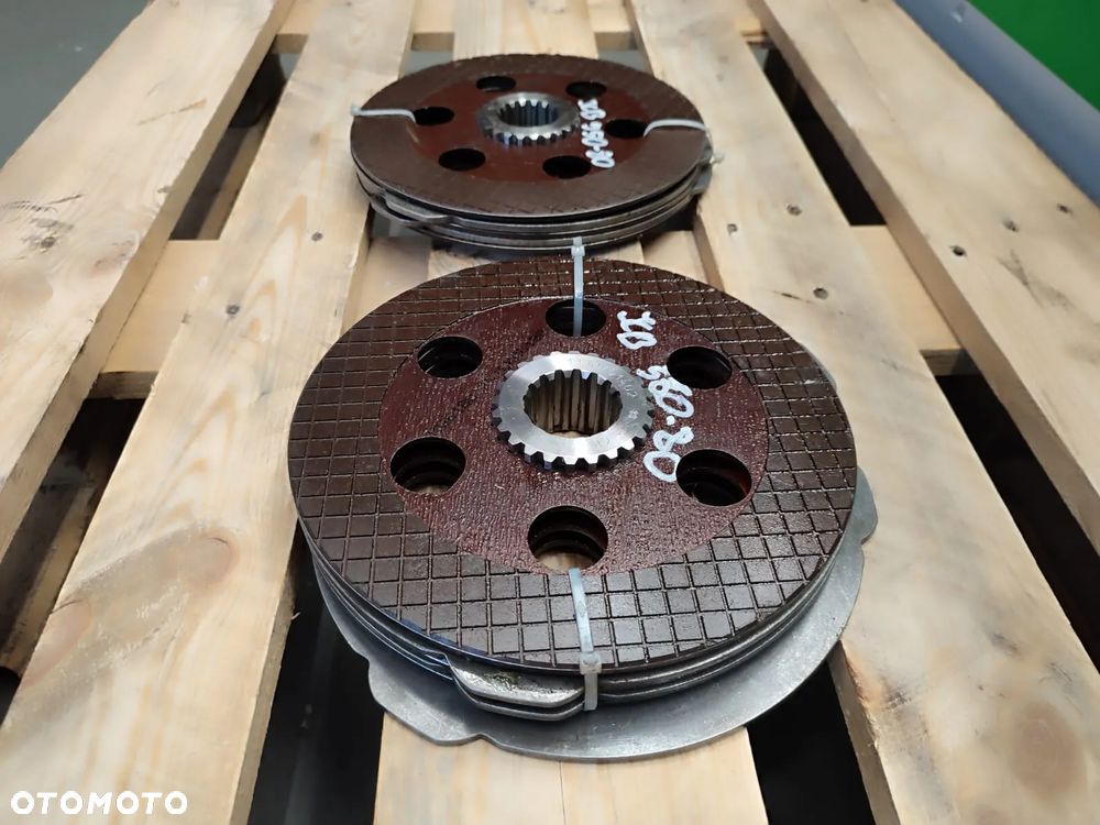 Tarcze hamulcowe przekładki 1130701402 JCB 550-80 - 4