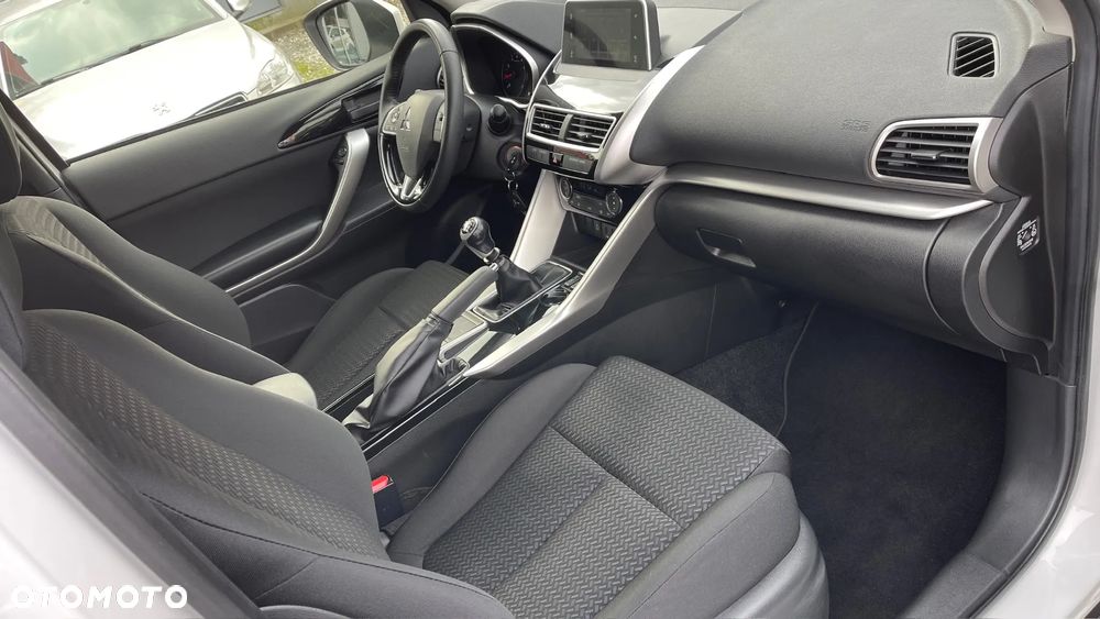 Mitsubishi Eclipse Cross - 21