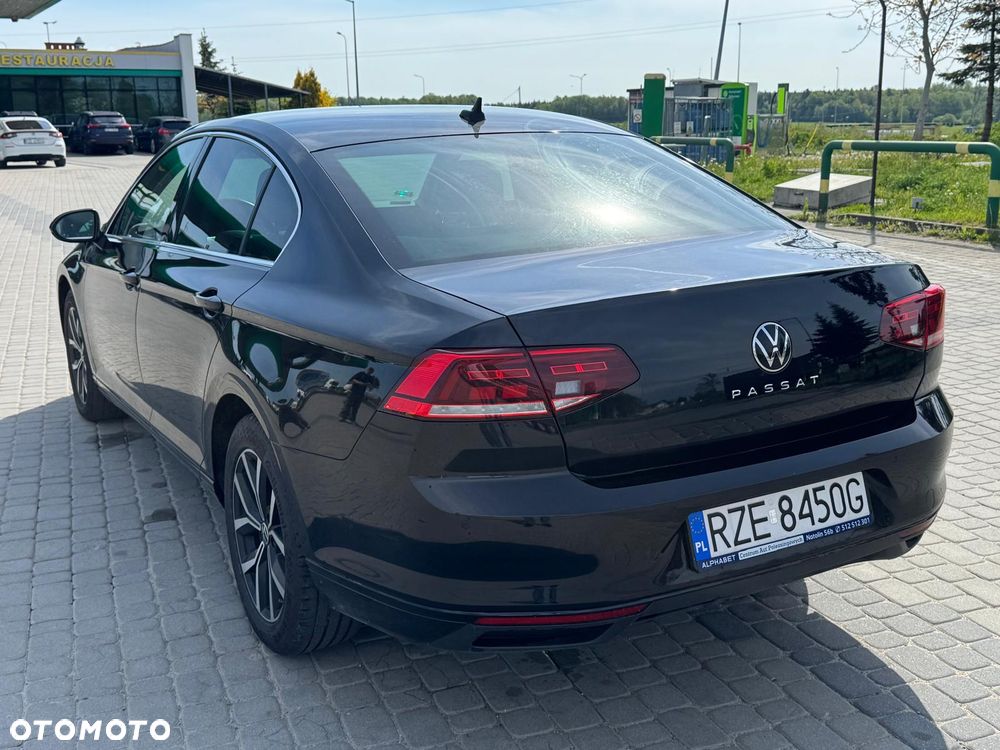 Volkswagen Passat - 25
