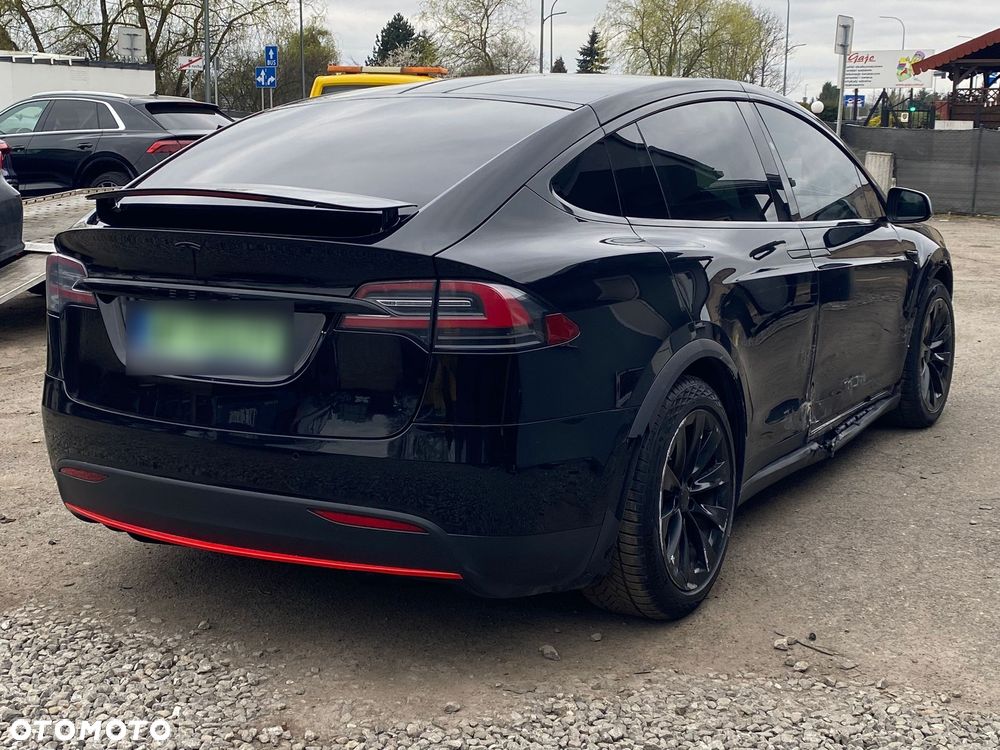 Tesla Model X - 1