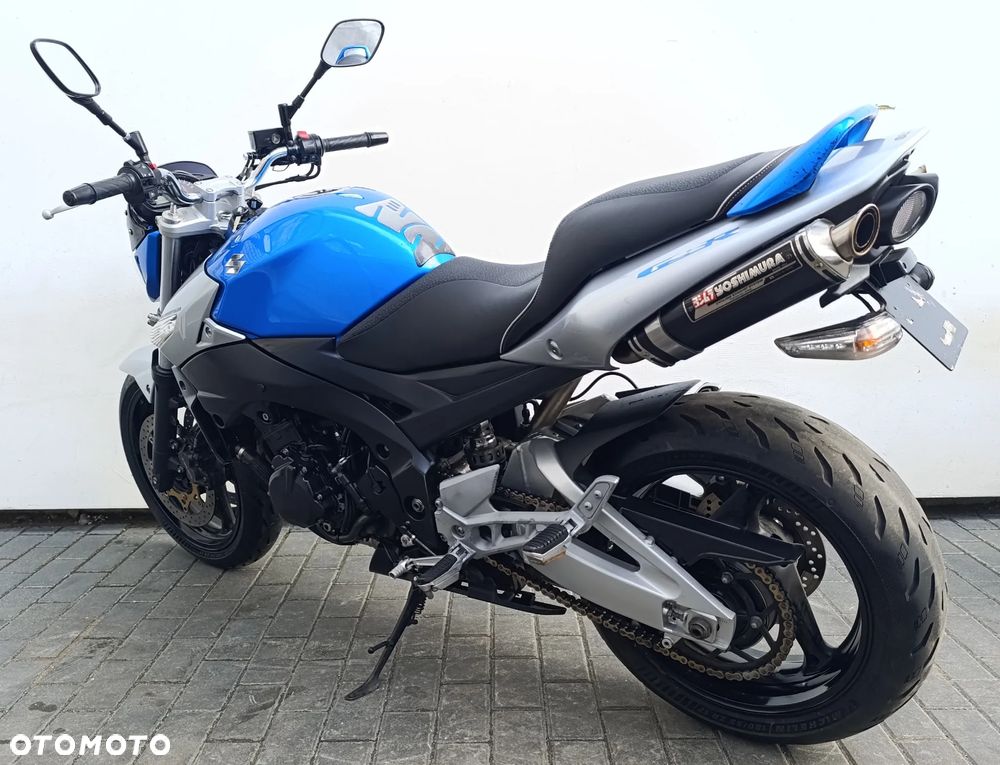 Suzuki GSR - 5