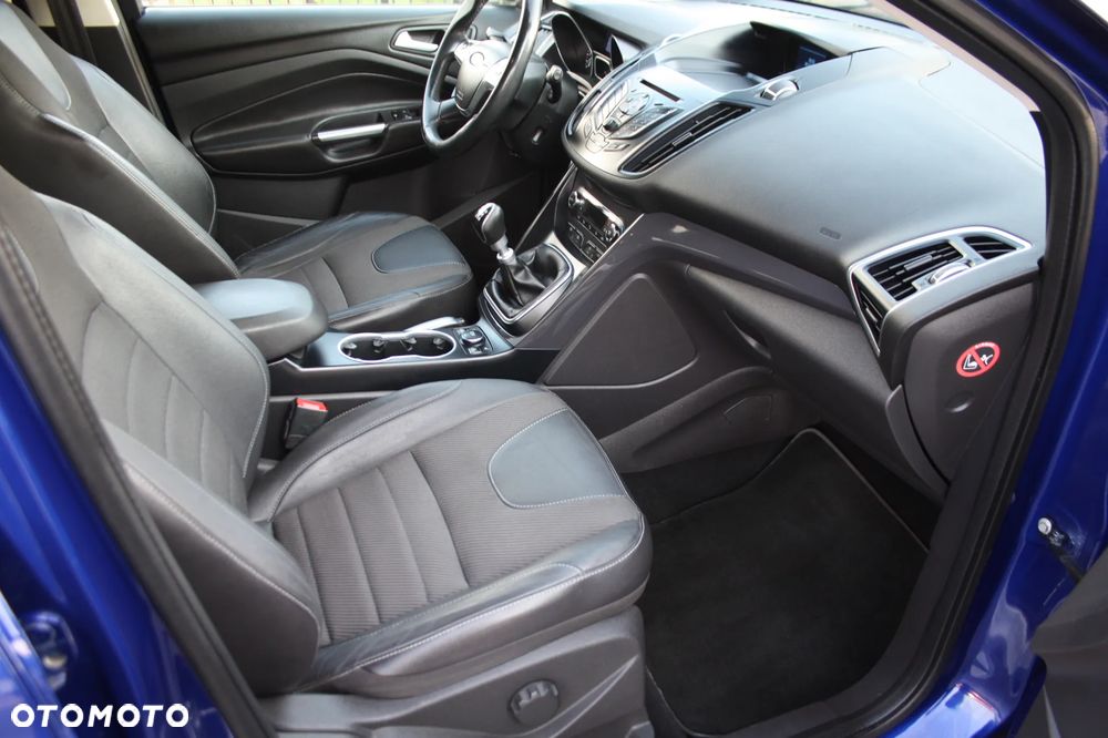 Ford Kuga 1.6 EcoBoost 2x4 Titanium - 8