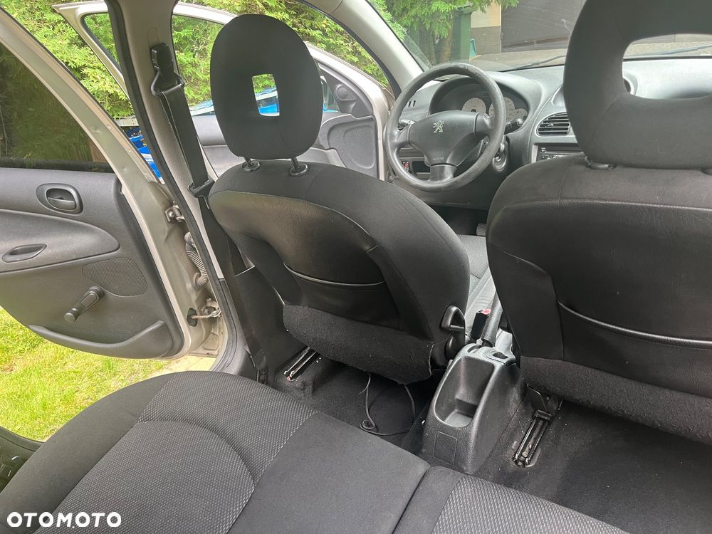 Peugeot 206 - 8