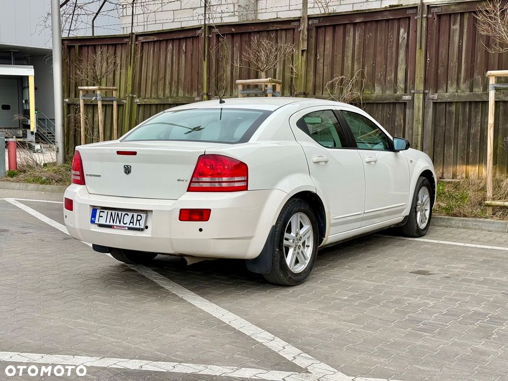 Dodge Avenger - 9