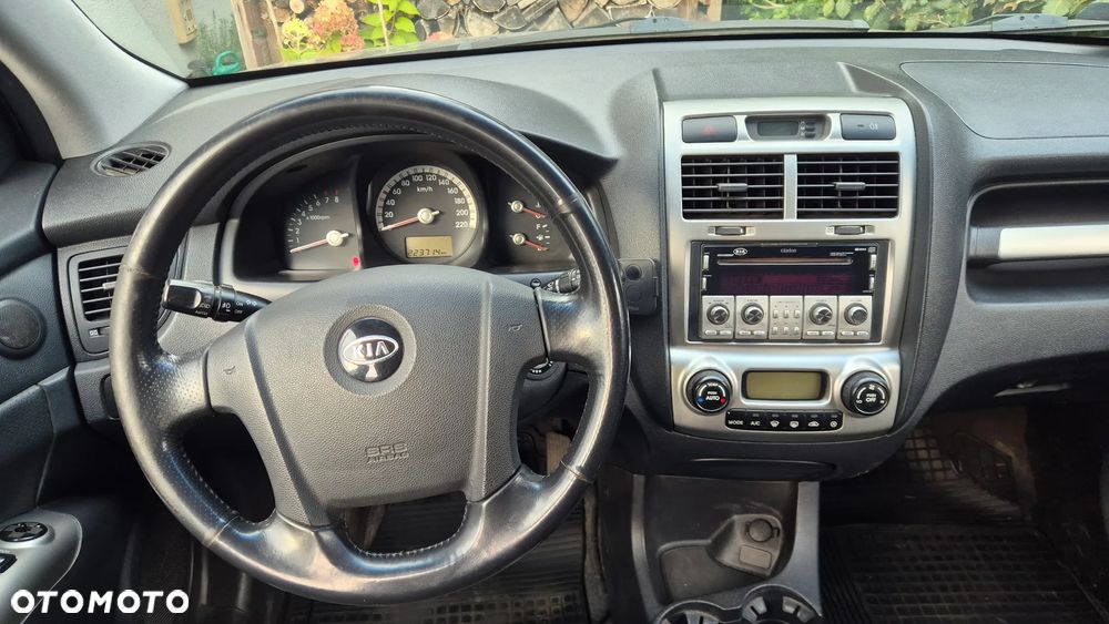 Kia Sportage 2.0 Tour - 8