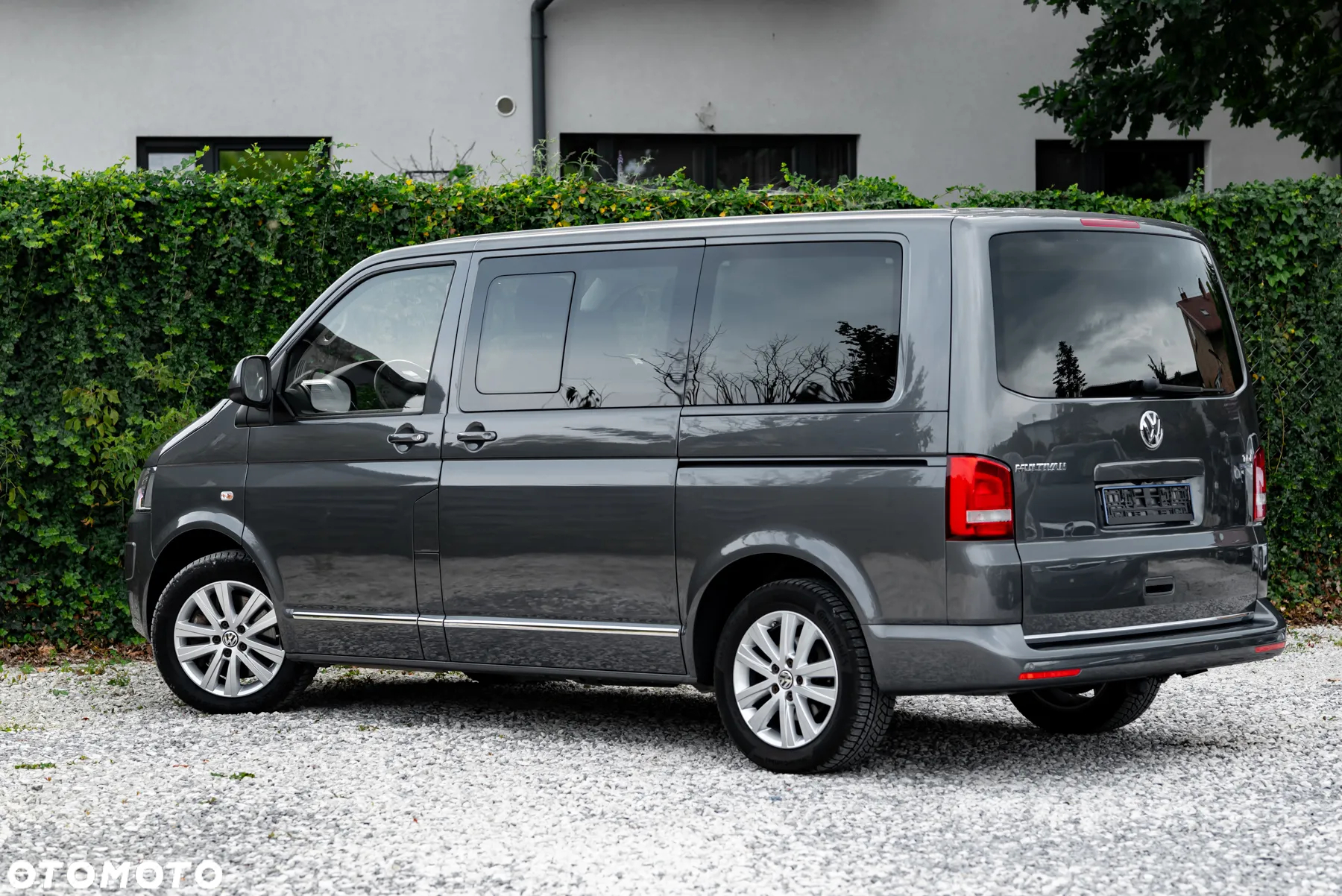 Volkswagen Multivan - 11