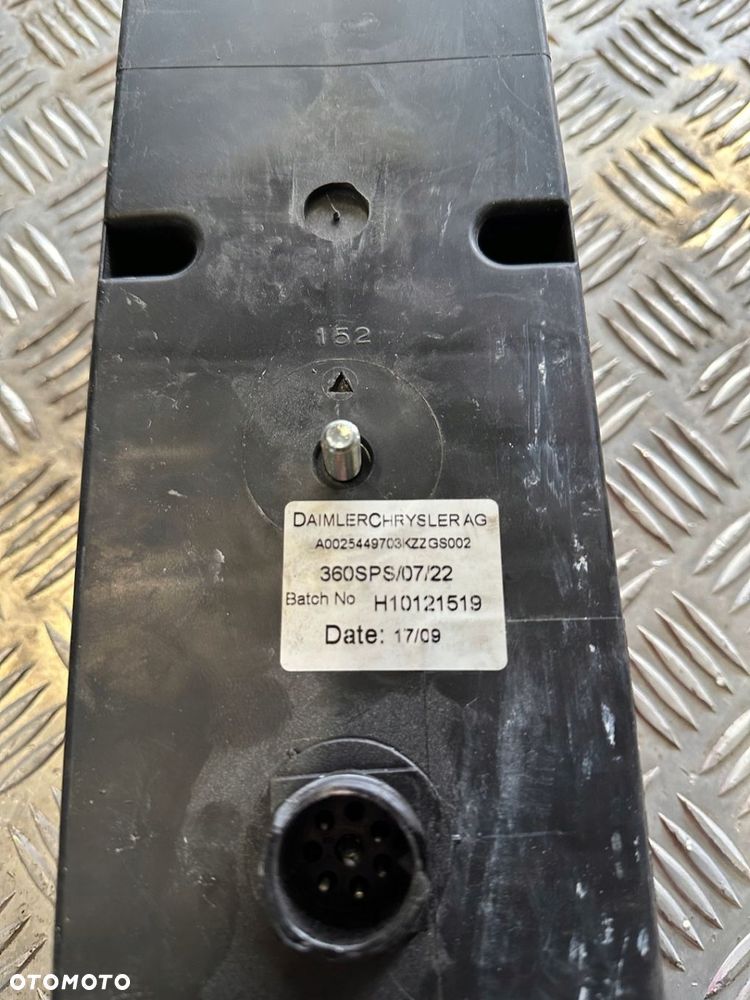 MERCEDES ATEGO LAMPA TYLNA PRAWA ORYGINAŁ 1998- OE A0025449703 - 3