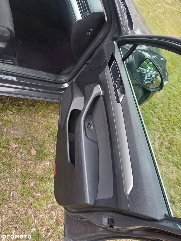 Volkswagen Passat 2.0 TDI SCR DSG Comfortline - 18