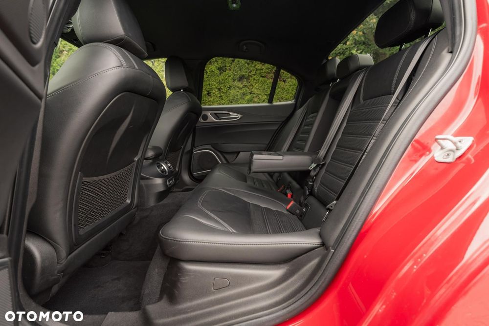 Alfa Romeo Giulia 2.0 Turbo Veloce Q4 - 15