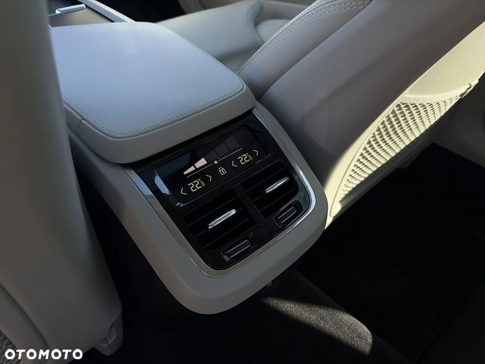 Volvo S90 B5 D AWD Inscription - 38