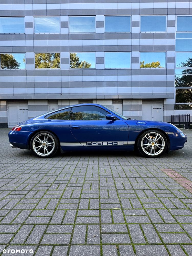 Porsche 911 Carrera - 1