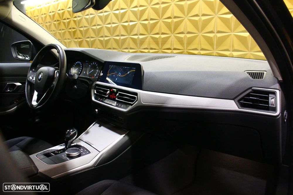 BMW 330 e Touring Corporate Edition Auto - 12