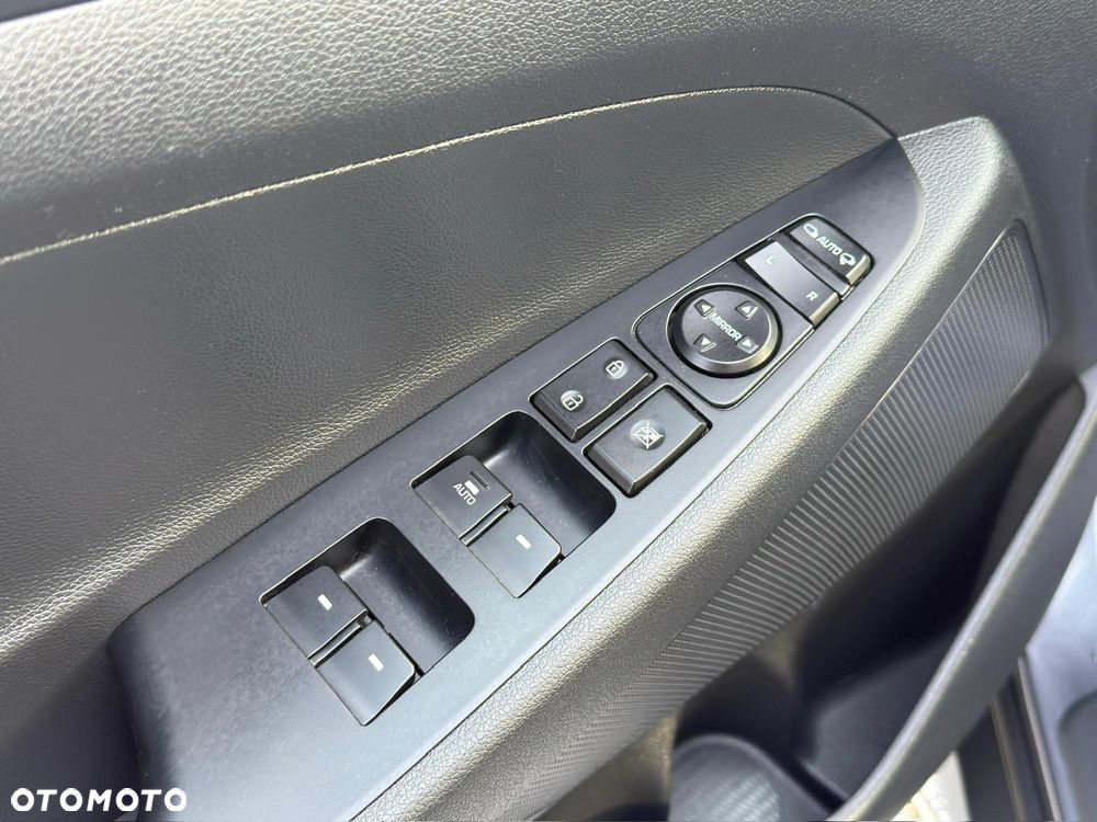 Hyundai Tucson 1.7 CRDI BlueDrive Comfort 2WD DCT - 19