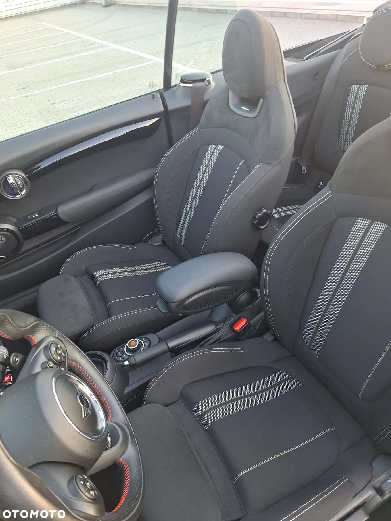 MINI Cooper S Cabrio Sidewalk - 19
