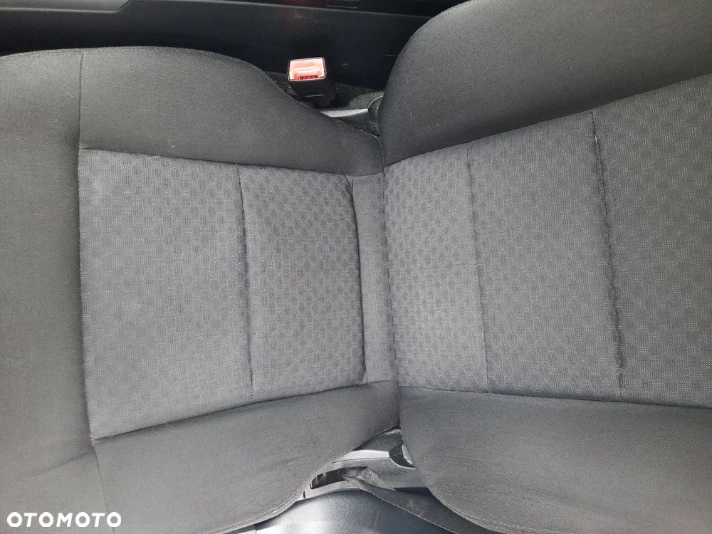 Mercedes-Benz Klasa E 250 CDI DPF BlueEFFICIENCY Automatik - 20