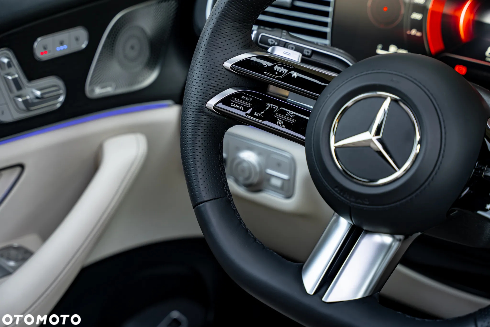 Mercedes-Benz GLS - 26