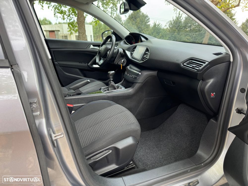 Peugeot 308 SW 1.5 BlueHDi Style - 30