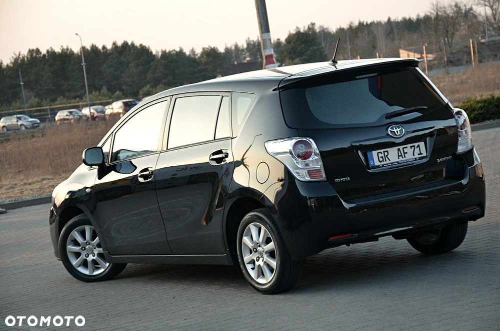 Toyota Verso - 8