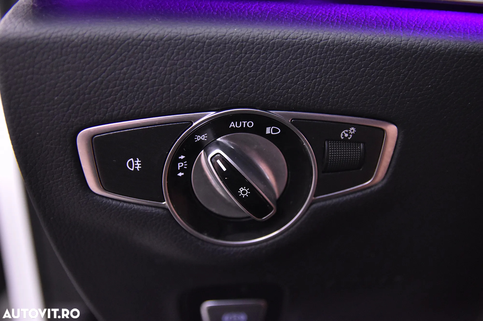 Mercedes-Benz E 300 4Matic 9G-TRONIC AMG Line - 15