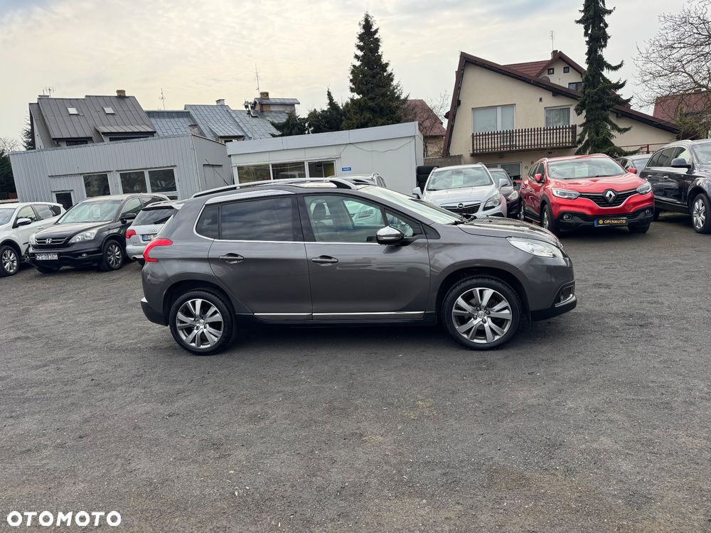 Peugeot 2008 1.2 Pure Tech GPF Signature S&S EAT6 - 4