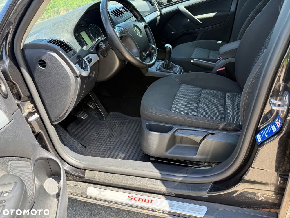 Skoda Octavia 2.0 TDI DPF RS - 10
