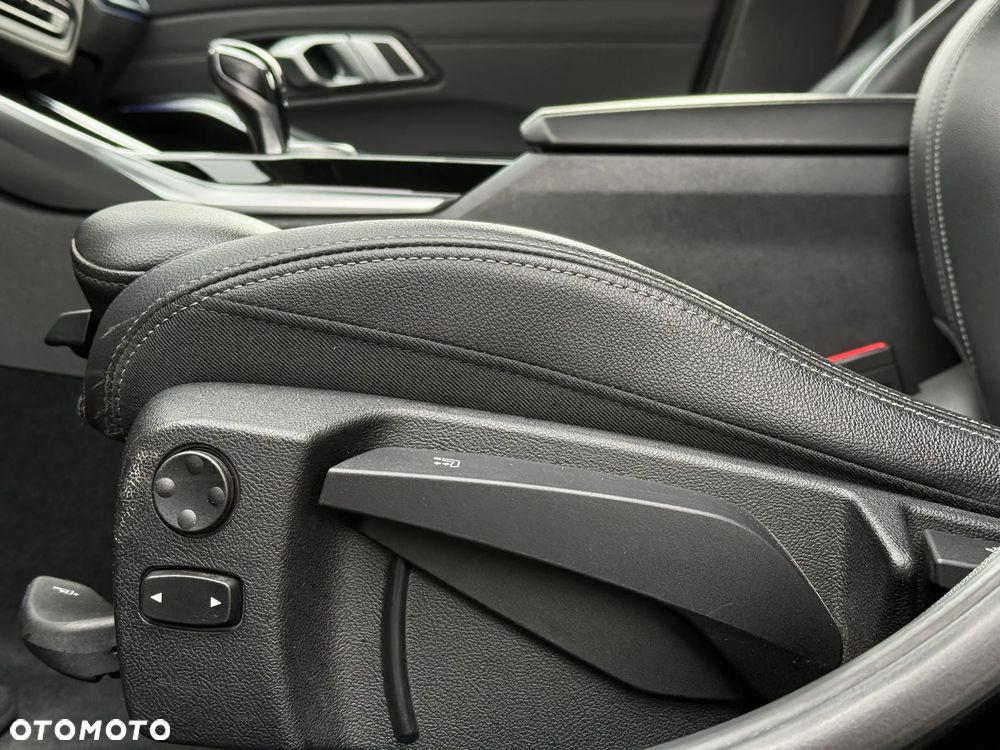 BMW Seria 3 320d - 27